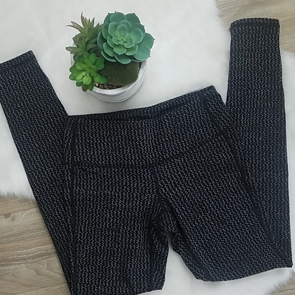 Athleta Chaturanga Heartbeat Leggings Size X-Small
